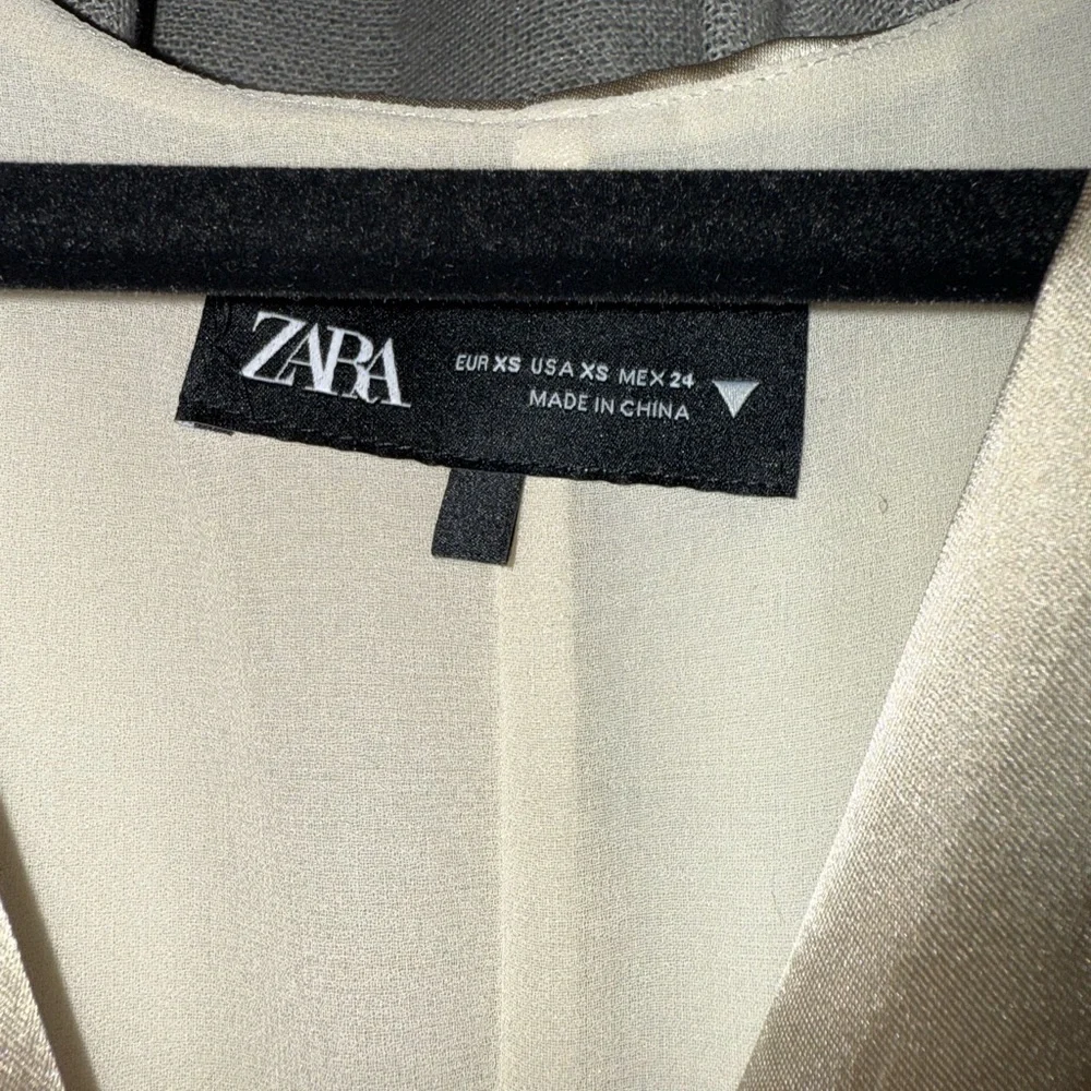 Zara Cream Satin Top - Picture 2 of 2